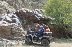 ������ - ���������. Polaris VS Can-Am. 1600 ��.